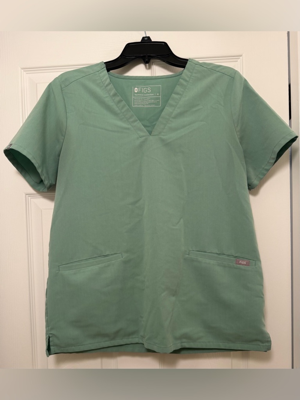 FIGS Jade Casma Three Pocket Scrub Top Green Size Medium
